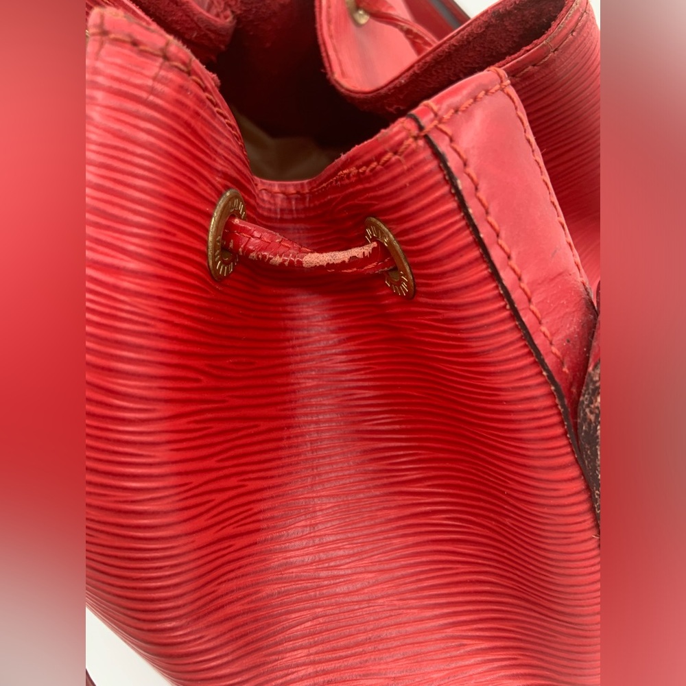 VGUC Louis Vuitton Authentic Epi Noe Red Leather Drawstring Bucket Shoulder Bag - Picture 11 of 17